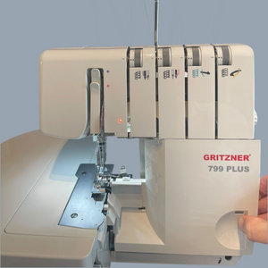 Die neue GRITZNER 799 PLUS Overlock mit Kniehebel und Anschiebetisch